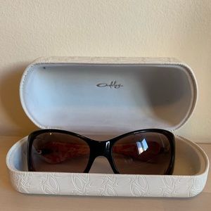 Oakley women’s sunglasses